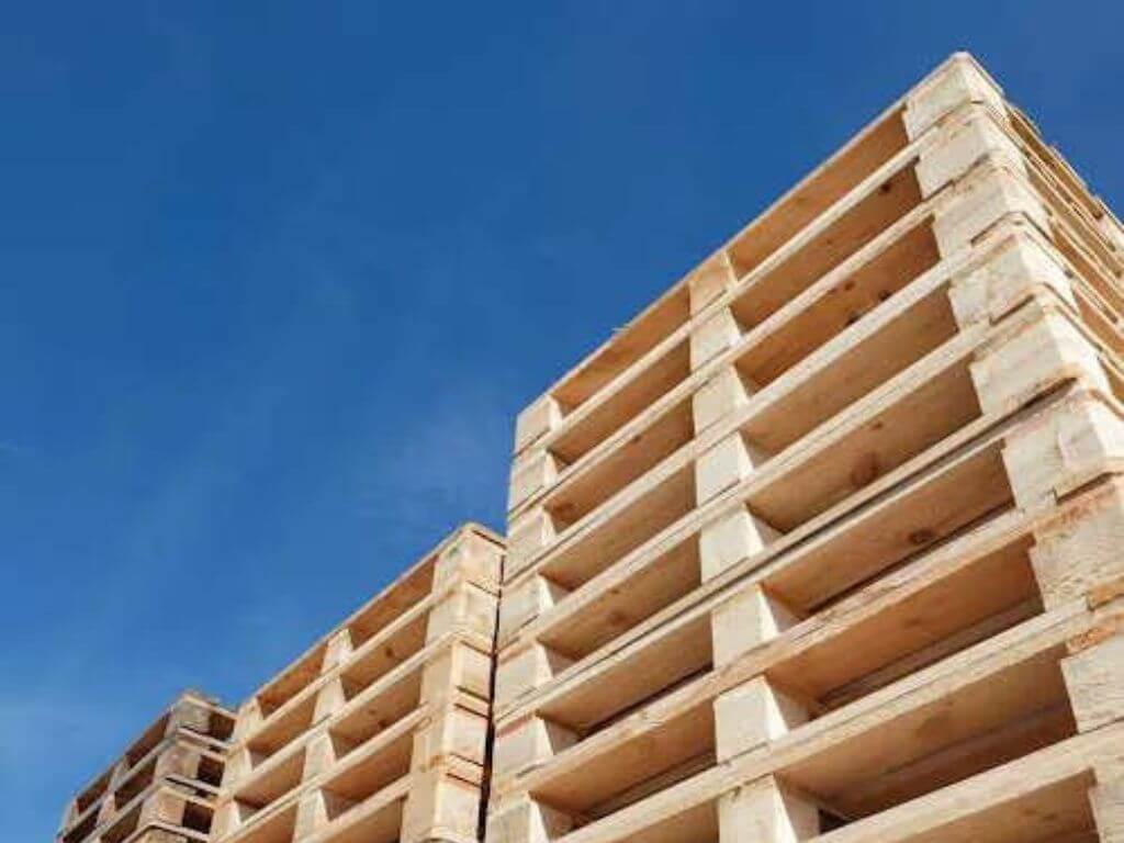 Buy new/ recycled pallets in California
