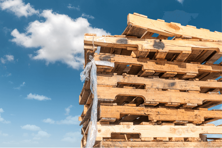 6 Ways to Dispose of Wooden Pallets