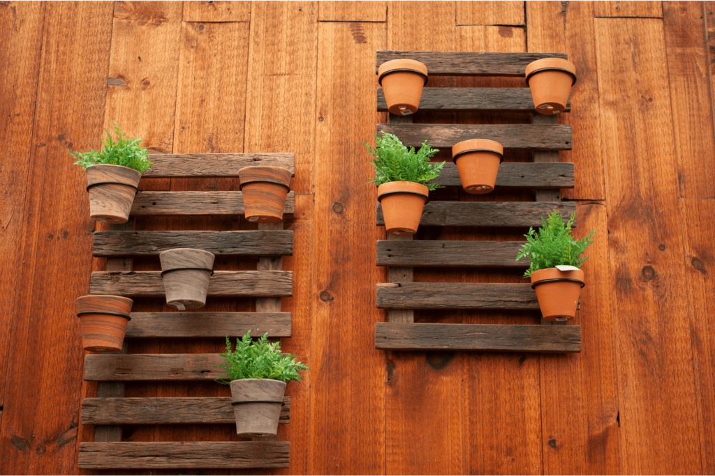 6 Ways to Dispose of Wooden Pallets