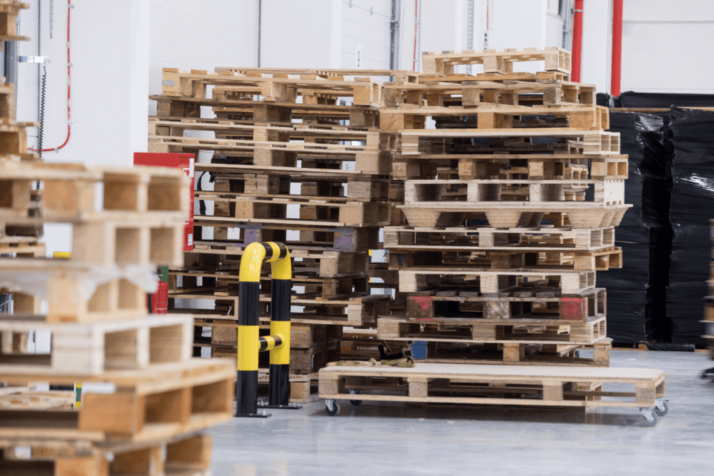 8 Best Places to Find Free Pallets Near You