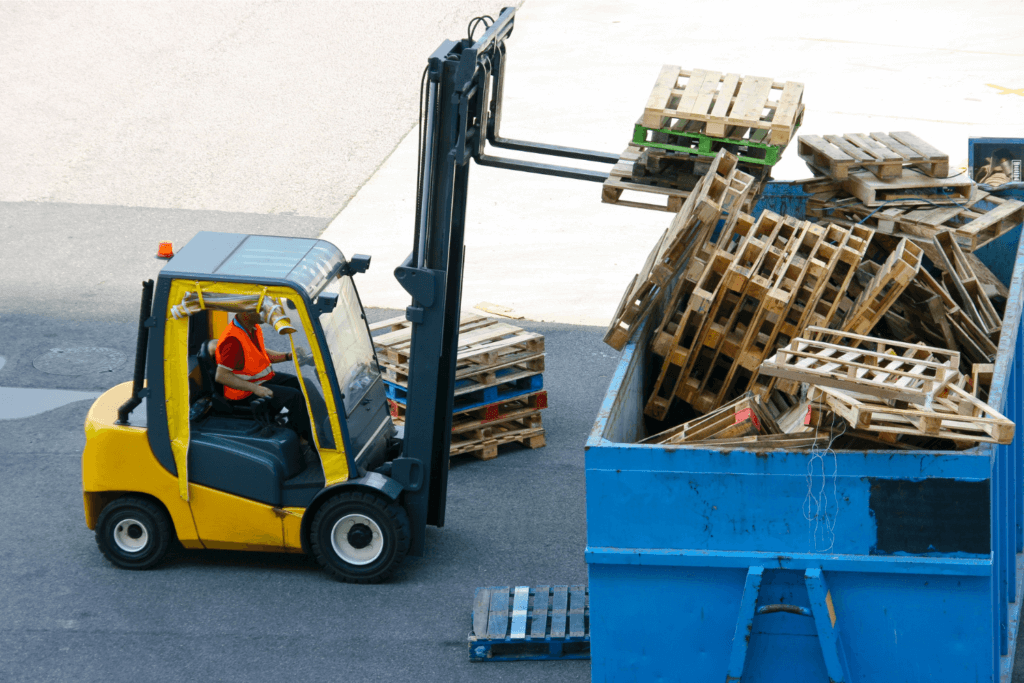 6 Ways to Dispose of Wooden Pallets