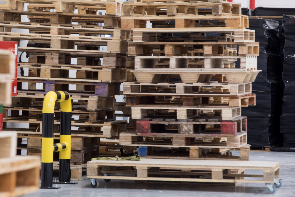 Recycled vs. Custom Pallets: Costs, Materials, and More