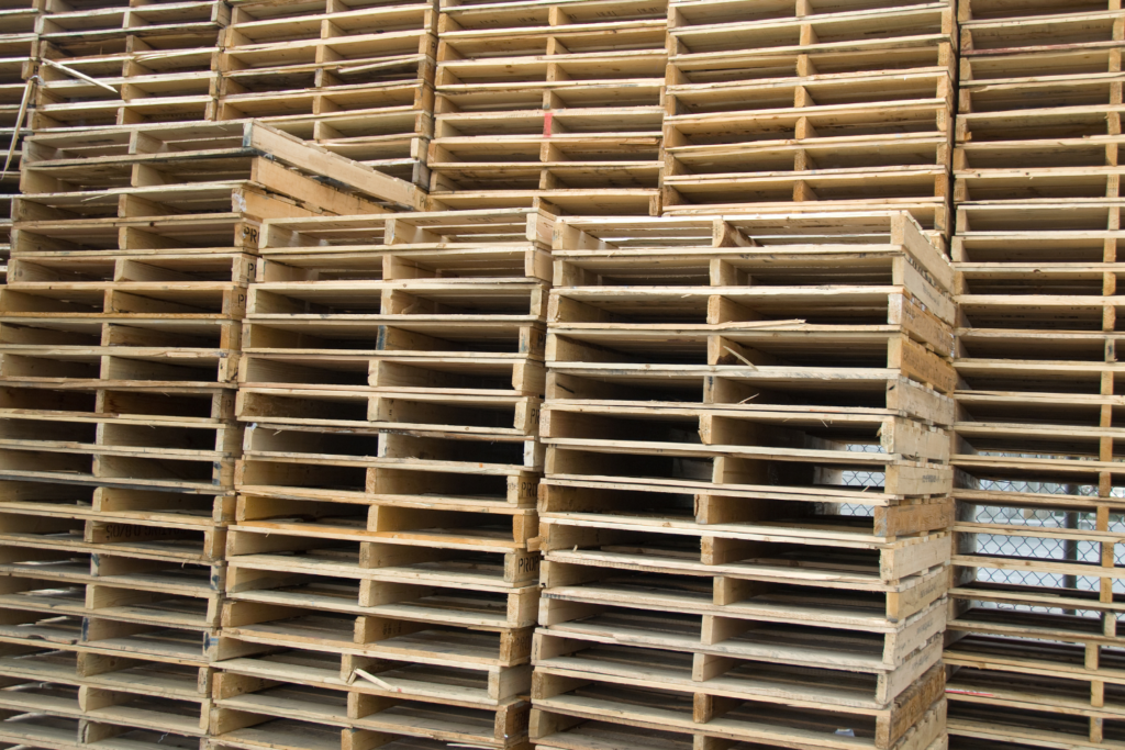 Recycled vs. Custom Pallets: Costs, Materials, and More